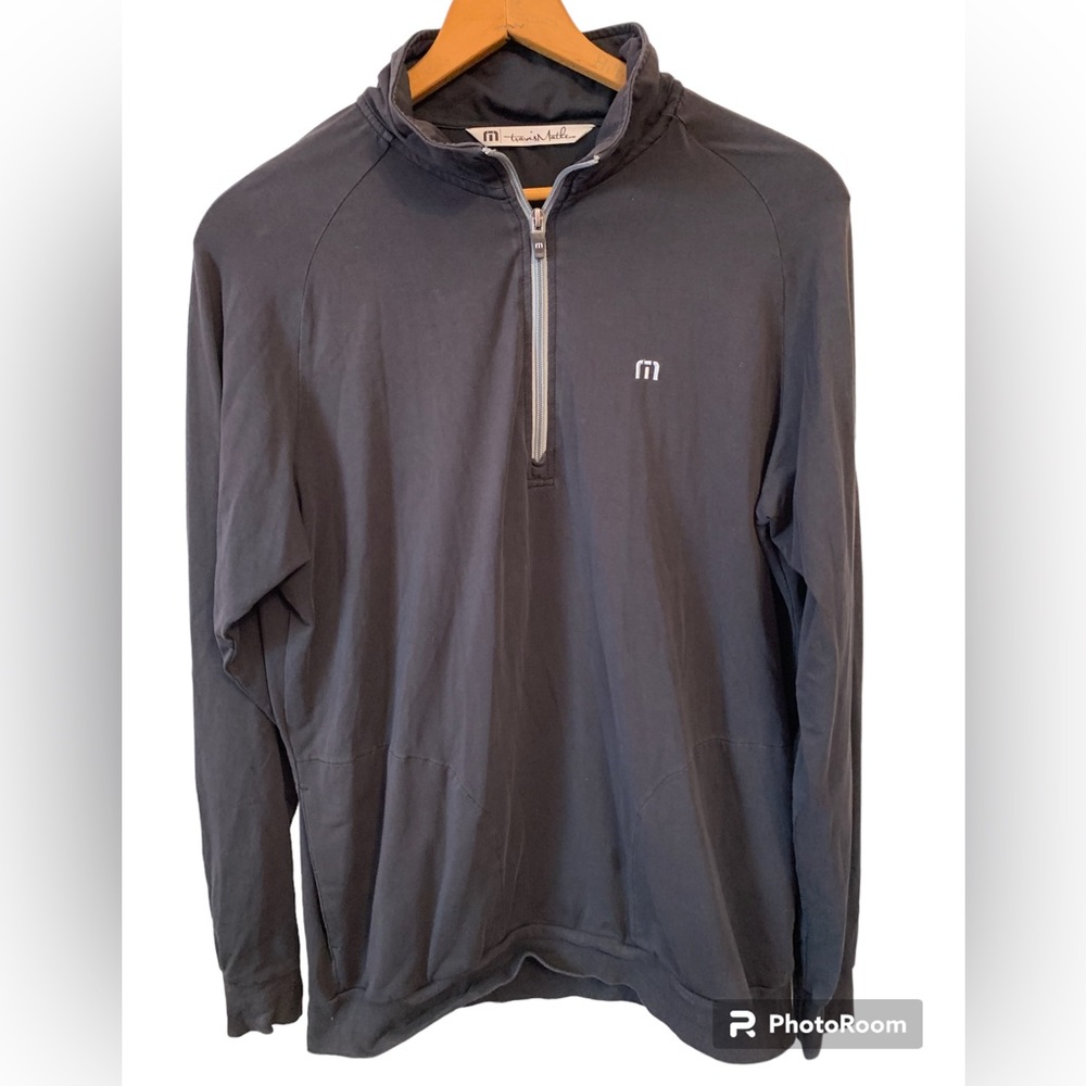 Travis Mathew Men’s 1/4 Zip Pullover. Size L.  Great Condition.
